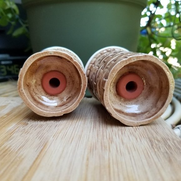 Salt And Pepper Set Basket Weave Look Vintage 70s Porcelain Ceramic - Picture 6 of 6